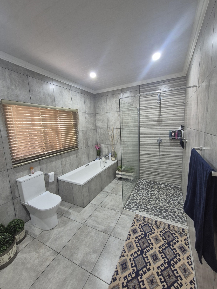4 Bedroom Property for Sale in Wolmaransstad North West